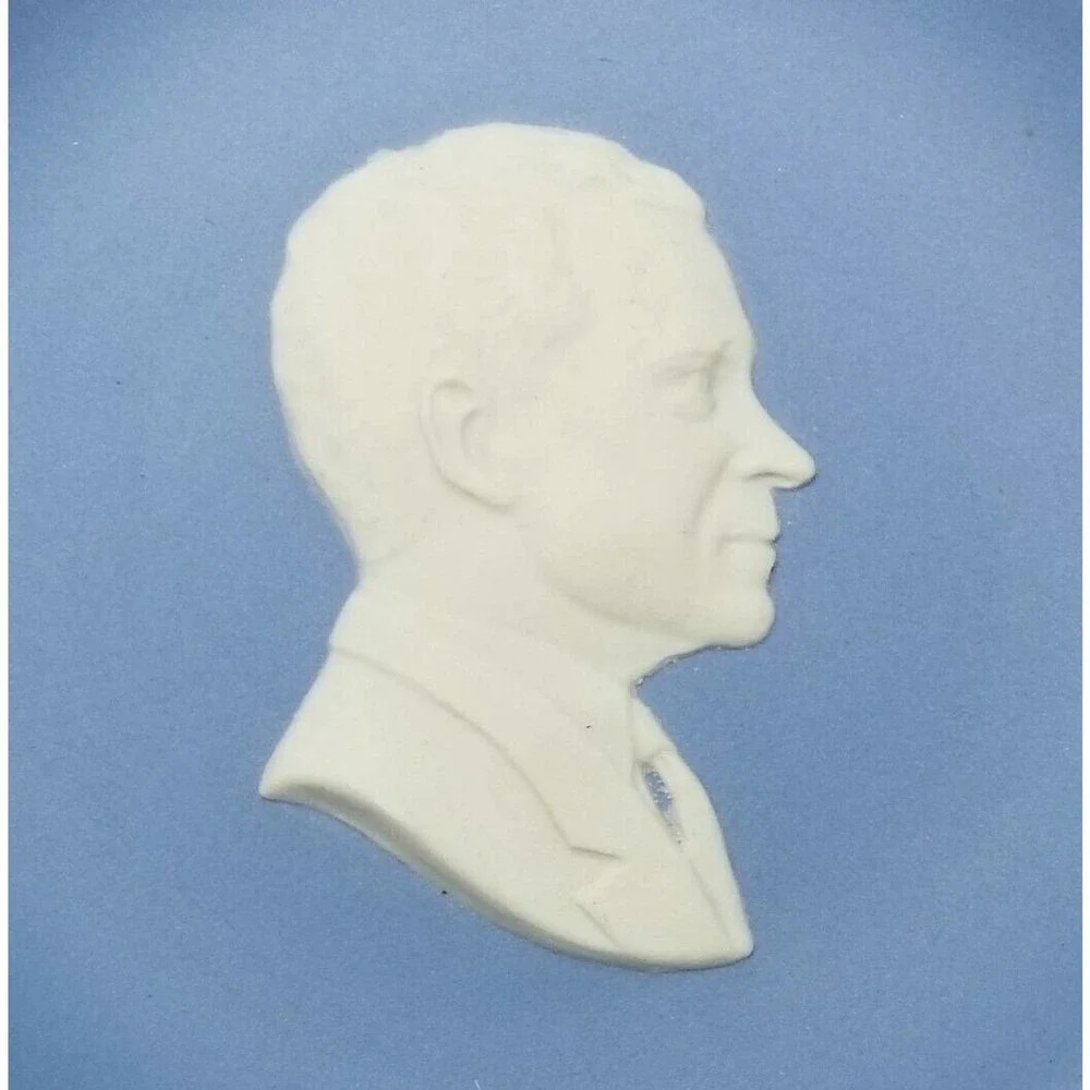 Vintage 1970 Wedgwood England Embossed Richard Nixon Profile 4